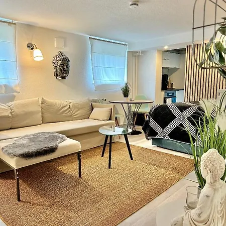 Apartment Ruhiges Retreat Souterrain-apartment Werbach Nahe Pferdemarkt W31 *